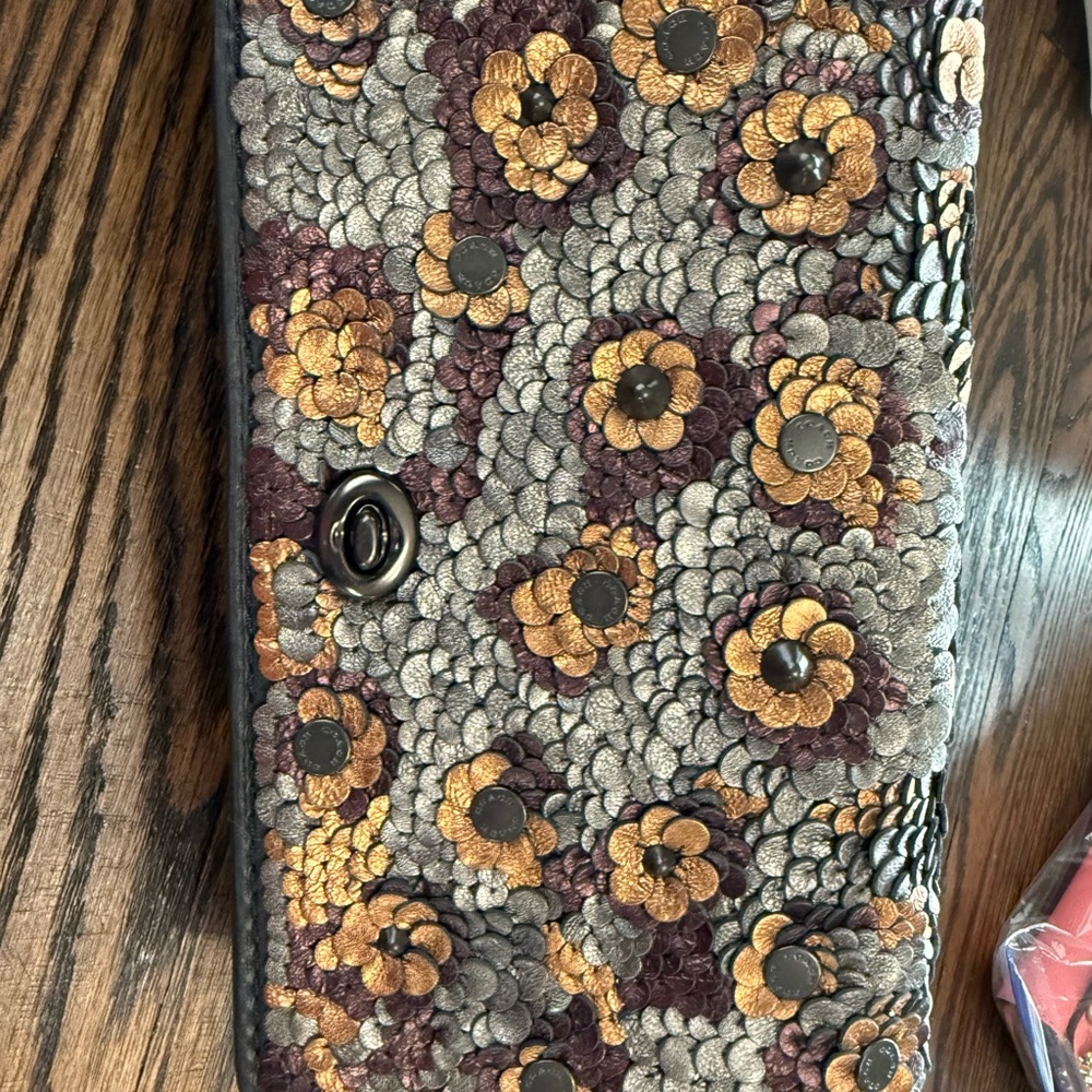 Tea Rose 1941 Dinky Coach NWT